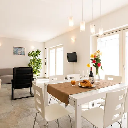 Alex - Pace E Relax Sul Di Apartman Gera Lario